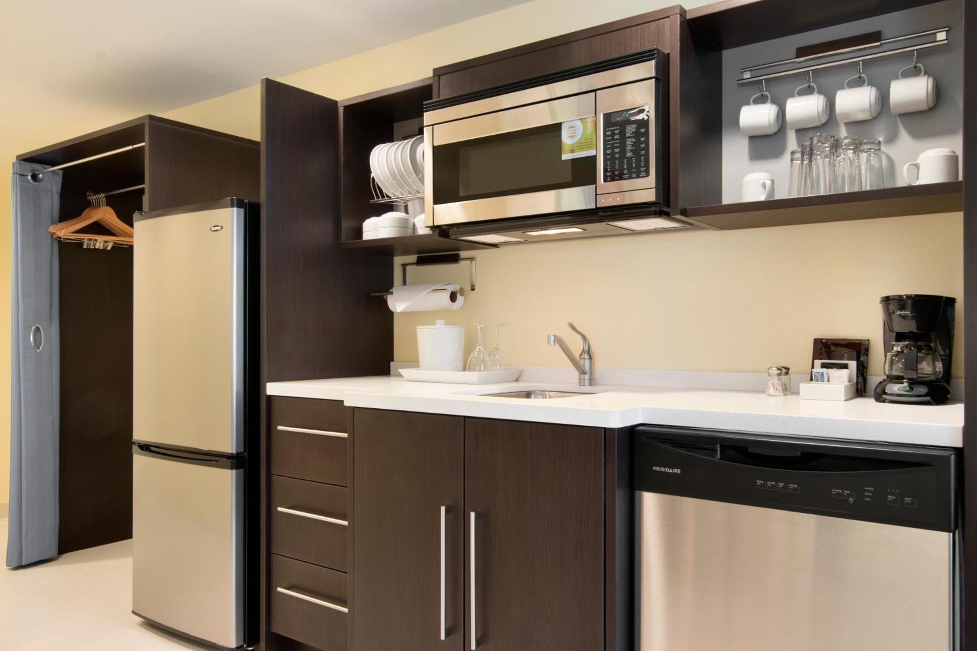 Home2 Suites By Hilton Fort St. John Exterior photo